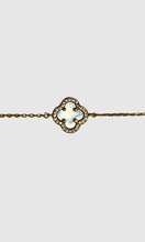 Load image into Gallery viewer, CLOVER CHARM BRACELET
